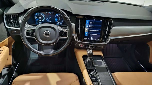 Volvo S90 T4 Momentum T8 140 kW image number 8