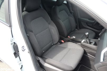 Car image 30