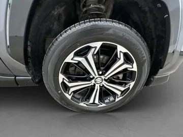 Car image 32