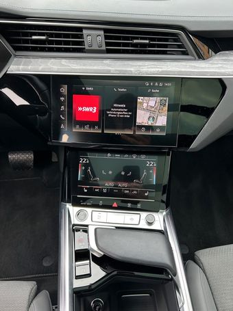 Audi e-tron 55 quattro S-line 300 kW image number 14