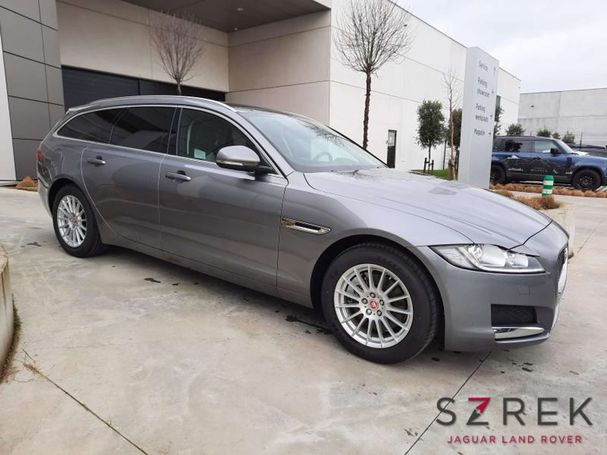 Jaguar XF E-Performance Sportbrake Prestige 120 kW image number 2