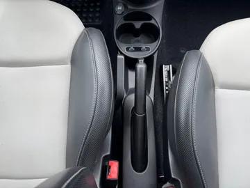 Car image 28