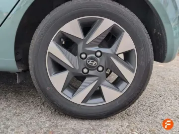 Car image 28