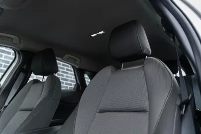Car image 36