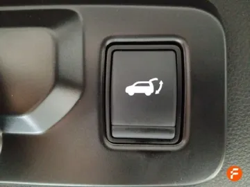 Car image 32