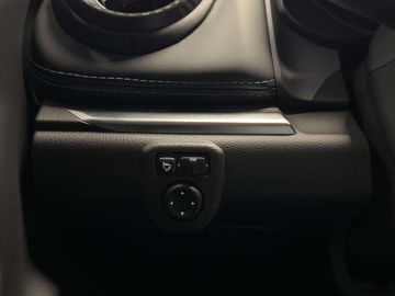 Car image 37