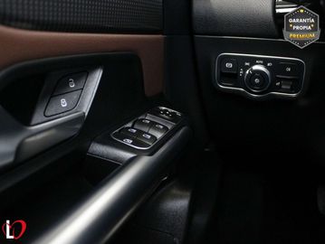 Car image 38