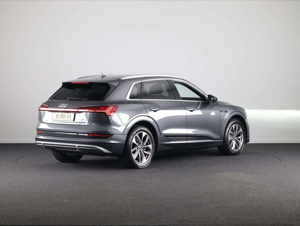 Audi e-tron 55 quattro 300 kW image number 3