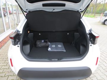 Car image 12