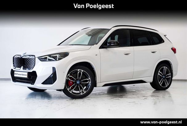 BMW iX1 eDrive20 M Sport Pro 150 kW image number 1