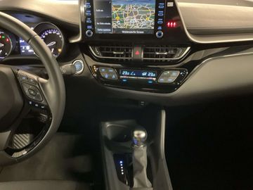 Car image 11