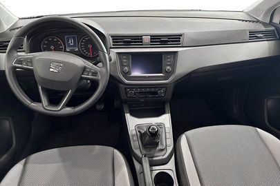 Car image 9