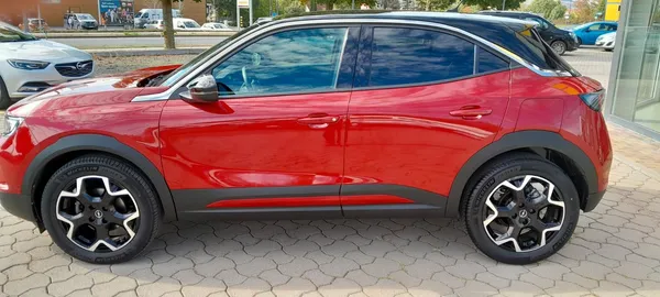 Car image 4