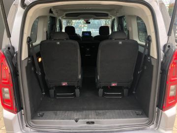 Car image 31