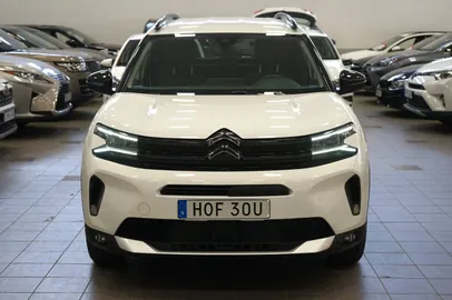 Car image 2