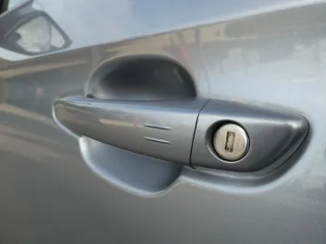 Car image 28