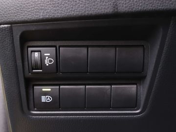 Car image 33