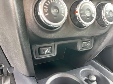 Car image 37