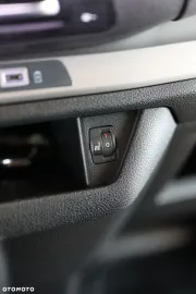 Car image 34