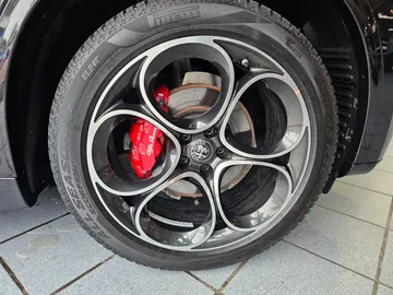 Car image 30