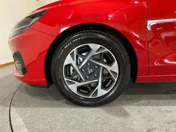 Car image 20