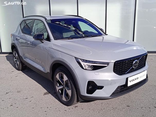 Volvo XC40 B4 Plus 144 kW image number 2