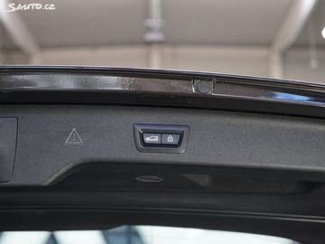 Car image 36