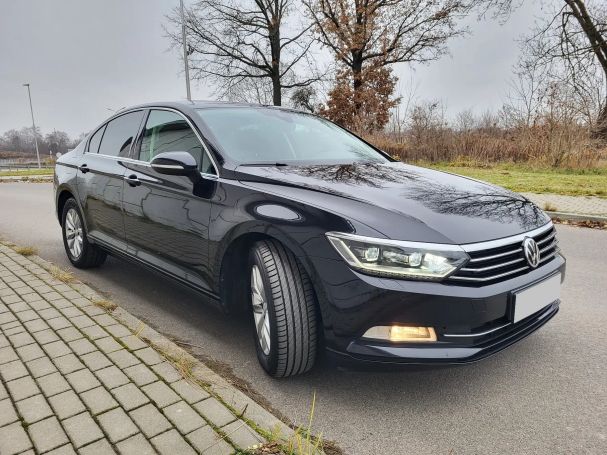 Volkswagen Passat 110 kW image number 1