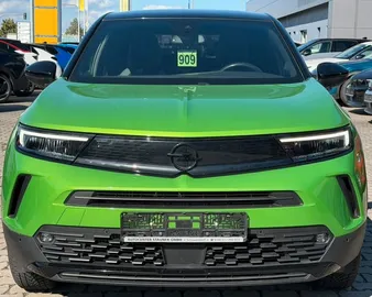 Car image 3
