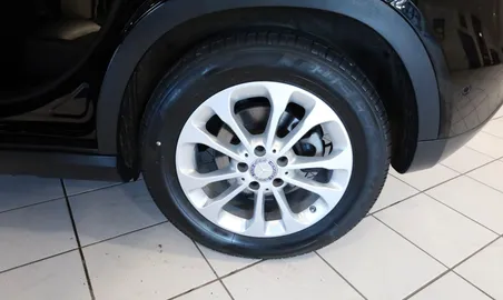 Car image 31