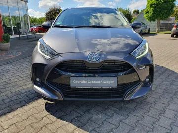 Car image 3