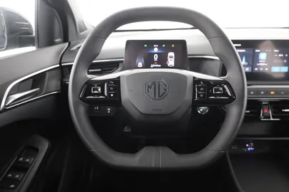 Car image 30