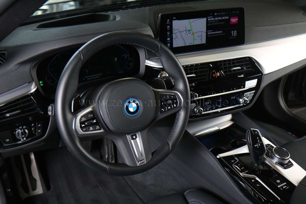 BMW 545 e xDrive 290 kW image number 6