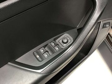 Car image 37