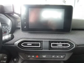 Car image 25