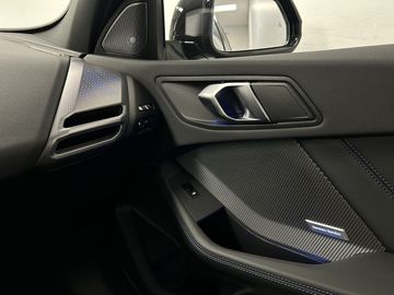 Car image 38