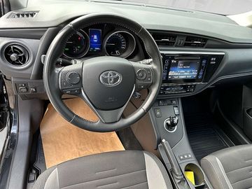 Car image 15