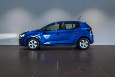 Car image 4