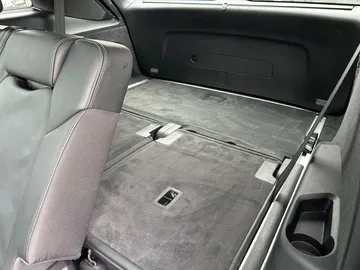 Car image 37