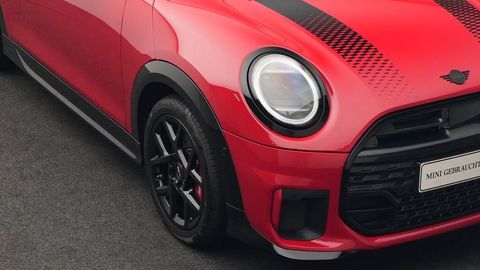Car image 22