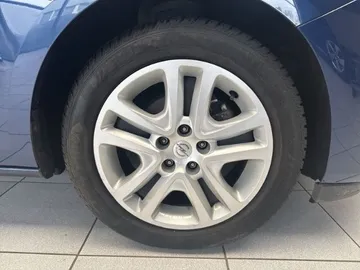 Car image 28