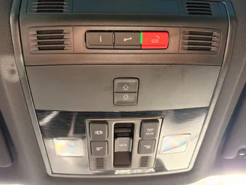 Car image 44