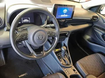 Car image 5