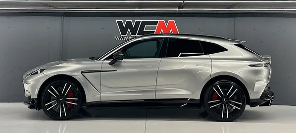 Car image 4