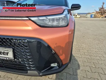 Car image 3