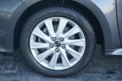 Car image 32