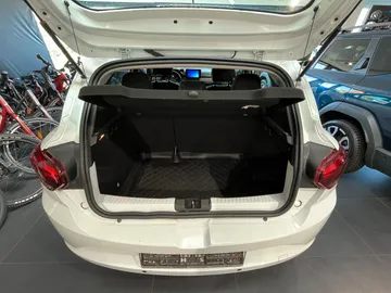 Car image 22