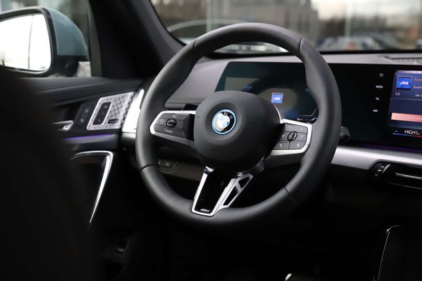 BMW iX1 eDrive20 M Sport 150 kW image number 13