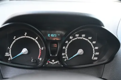 Car image 21