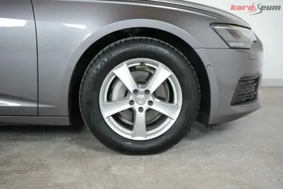 Car image 37